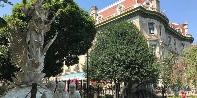 Washington DC Dupont Circle & Embassy Row Architecture Tour - Image 4