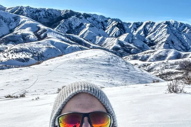 Utah Snowshoeing Adventure in Mountains - Image 6