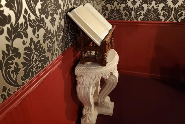 Salem Vampire's Lair Escape Room - Image 2