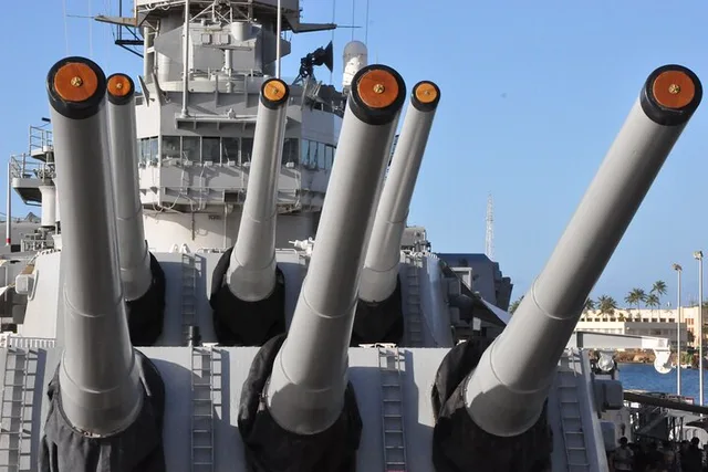 Honolulu Pearl Harbor and Battleship Missouri Tour - Image 5