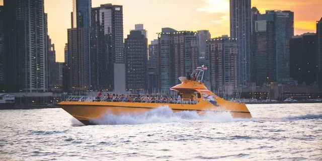 Chicago Seadog Fireworks Speedboat Cruise - Image 3