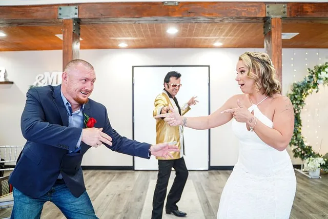 Las Vegas Elvis Wedding Ceremony - Image 2