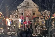 Brooklyn Dyker Heights Christmas Lights Walking Tour thumbnail 3