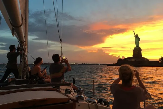 Brooklyn Sailboat Tour - Image 1