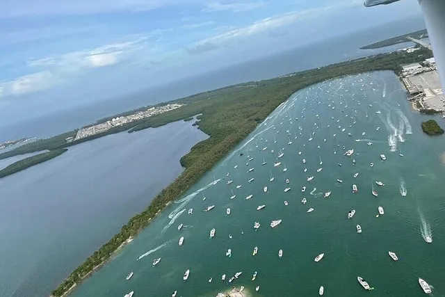 Miami Romantic Air Tour with Champagne 60 Min - Image 5
