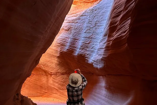 Kanab Slot Canyon Photography Tour - Image 3