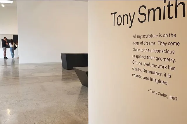 Los Angeles Art Openings Private Tour - Image 1