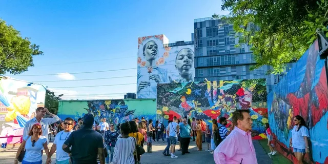 Miami Wynwood Donut and Street Art Tour 2 hr - Image 4
