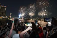 New York City Fireworks Cruise with Open Bar and Buffet thumbnail 6