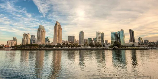 San Diego Christmas Eve Brunch and Dinner Cruise - Image 6
