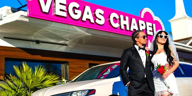 Las Vegas Elvis Themed Wedding with Limousine - Image 2