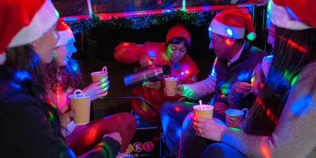 San Francisco Holiday Lights Tuk Tuk Tour - Image 3