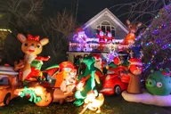 Brooklyn Christmas Houses Tour thumbnail 5