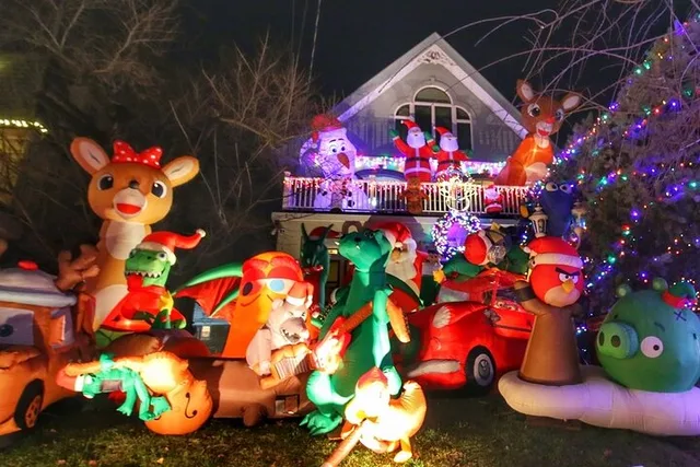 Brooklyn Christmas Houses Tour - Image 5