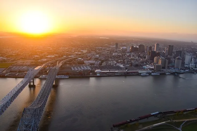 New Orleans City and Swamp Tour at Sunset - Image 6