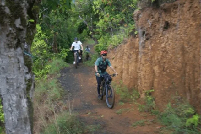 Kaneohe E-Bike Adventure Tour 3 hr - Image 2