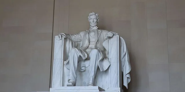 Washington DC Day Trip from New York - Image 3
