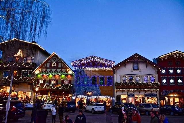 Leavenworth Village of Lights Festival - Image 3