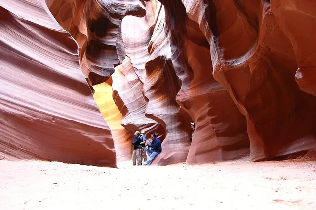 Grand Canyon Airplane Tour to Horseshoe Bend and Antelope Canyon - Image 3
