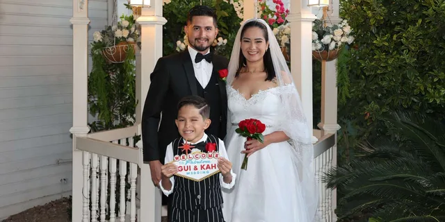Las Vegas Wedding at Graceland Chapel - Image 2