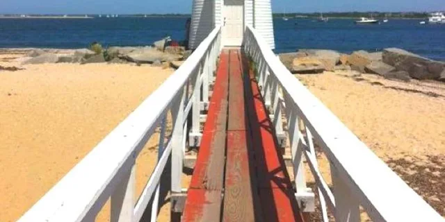 Nantucket Guided Bike Tour - Image 2