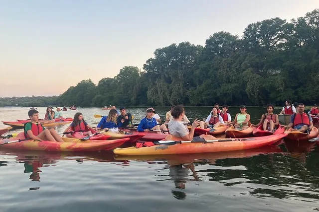 Austin Bat Watching Kayak Tour at Evening - Image 1