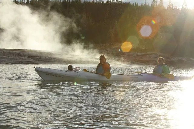 Yellowstone Lake Hot Springs Kayak Tour 3 hr - Image 5