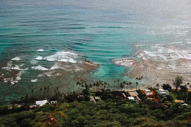 Waikiki Electric Bike Tour: Diamond Head Hike - Image 6