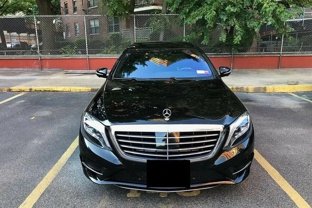 Manhattan to LaGuardia Airport Mercedes Benz Transfer - Image 6