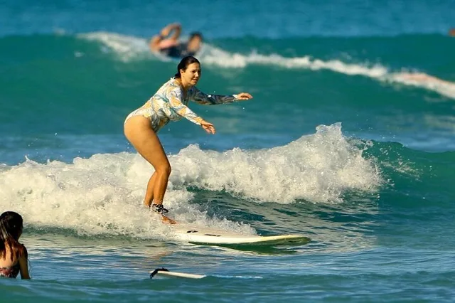 Honolulu Surfing Lessons 75 min - Image 4