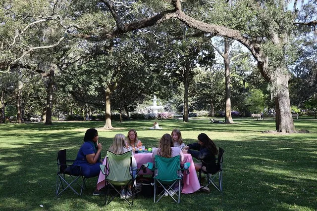 Savannah Painting Workshop in Forsyth Park - Image 2