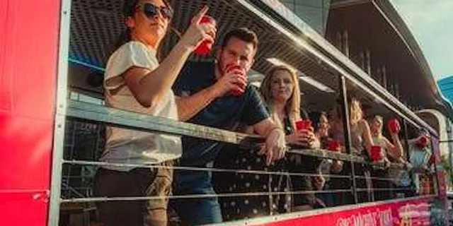 Nashville Party Bus with DJ - Image 6