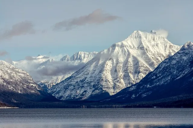 Glacier National Park Winter Driving Tour - Image 1