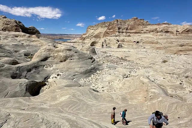 Lake Powell Kayaking and Hike - Image 5