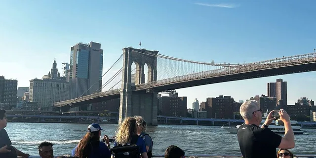 New York City Brooklyn Bridge and DUMBO Tour with Ferry - Image 4