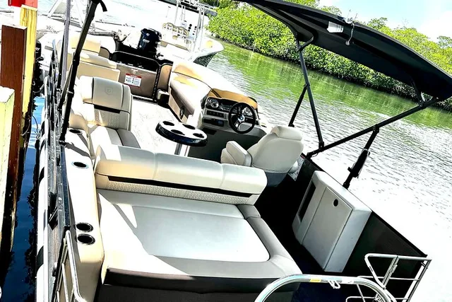 Key West Pontoon Boat Rental 8 hr - Image 2