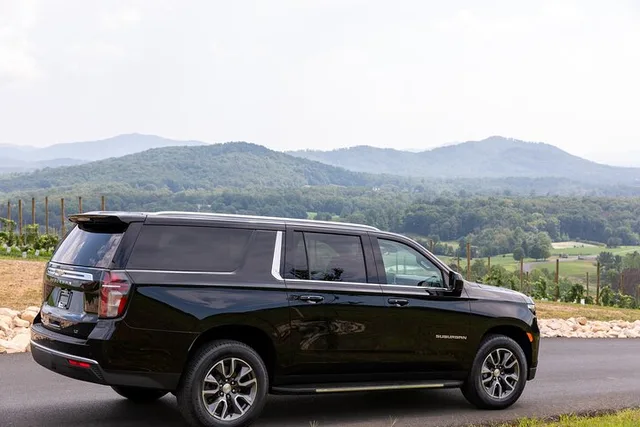 Monticello Wine Tour in Black Suburban - Image 1