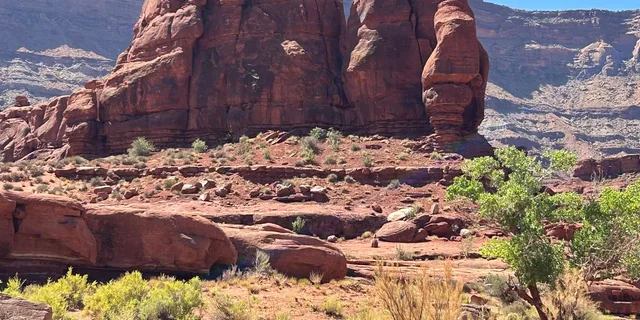 Moab Scenic Jeep Tour with Guide - Image 2