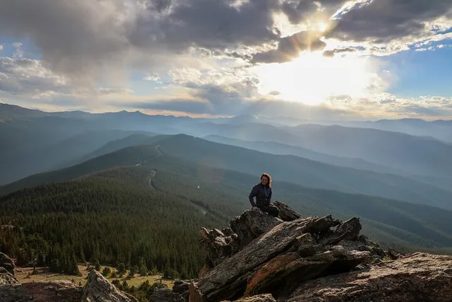 Denver Rocky Mountains Sunset Hiking Tour - Image 4