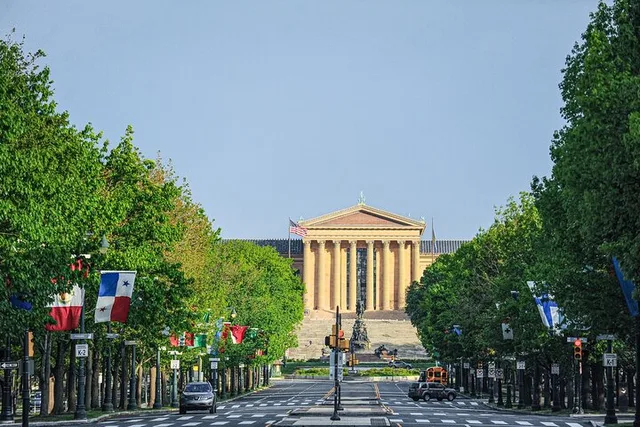 South Philadelphia Art & Romance Tour - Image 5