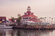 Los Angeles and Shoreline Village Tour thumbnail 2