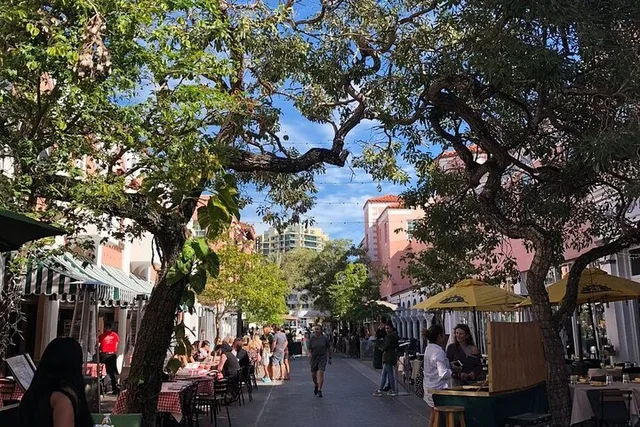 Miami Beach Food and Art Deco Walking Tour - Image 1