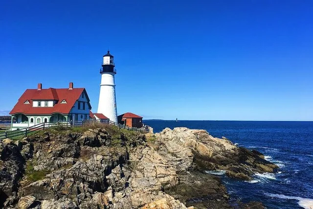 Portland Lighthouse and Old Port Day Tour - Image 2