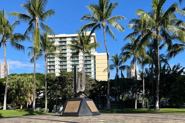 Waikiki Murder Mystery Walking Tour - Image 4