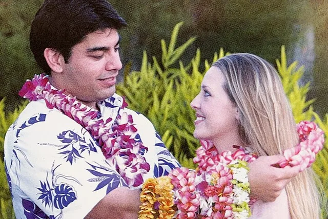 Maui Airport Candy Lei Greeting - Image 3