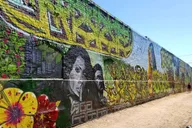 Los Angeles Graffiti Bike Tour thumbnail 4