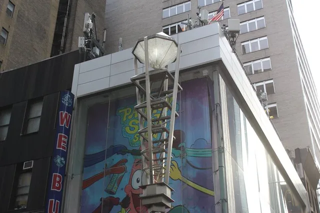 New York City Walking Tour of 42nd Street - Image 4