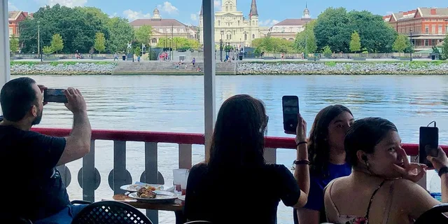 New Orleans Riverboat Jazz Brunch Cruise - Image 6