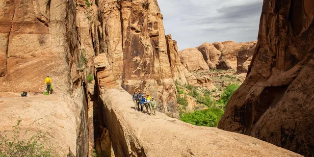 Moab Canyoneering Adventure in Ephedra's Grotto - Image 2