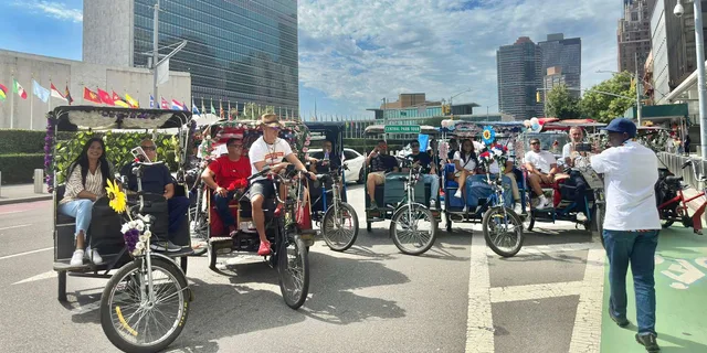 New York City Central Park Pedicab Tour - Image 6